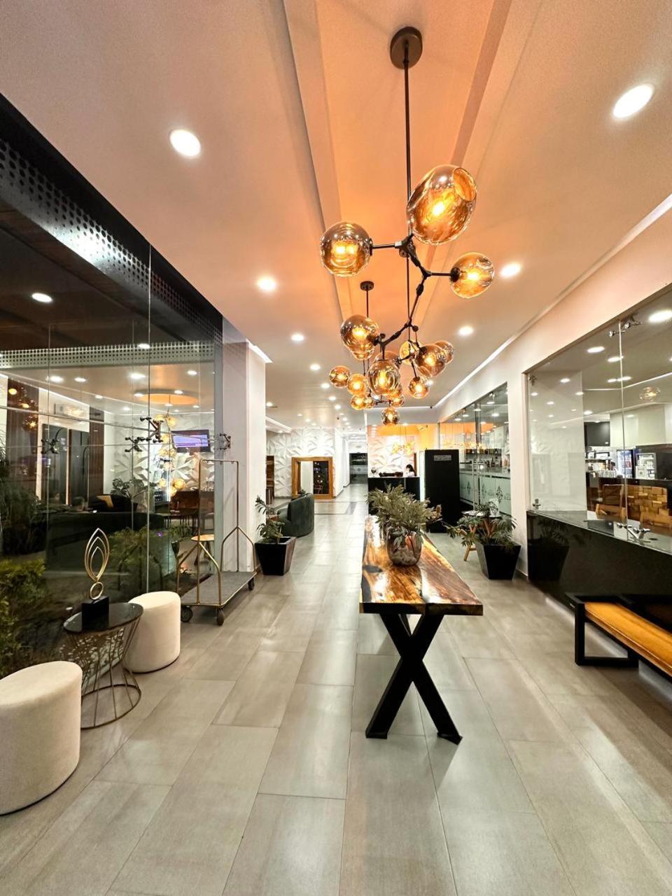 Hotel Bugari Aeropuerto Guadalajara Las Pintas Esterno foto